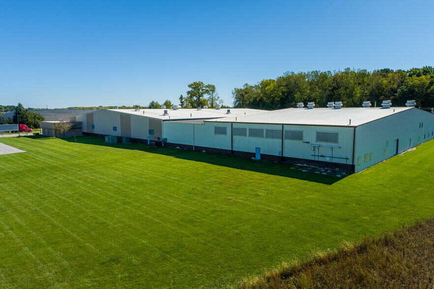 More Photos Of 130 W Harvest Rd, Bluffton Manufacturing For Lease