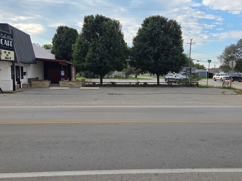 More Photos Of 8225 Ok-17 Hwy, Elgin Restaurant For Sale