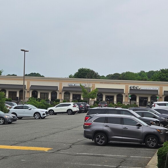 More Photos Of 692 Jonestown Rd, Winston-Salem Unknown For Lease