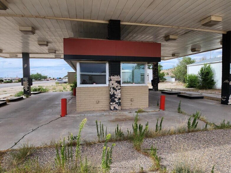 More Photos Of 610 W Highway 66, Milan Service Station For Lease