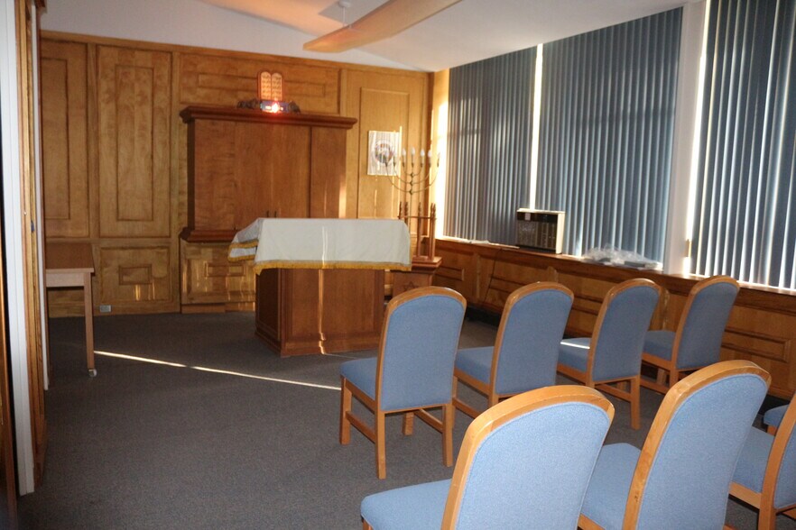 More Photos Of 1140 Governor St, Springfield Religious Facility For Sale