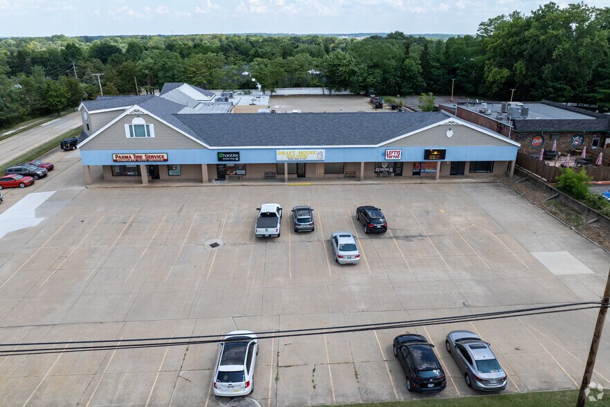 More Photos Of 1145-1157 Pearl Rd, Brunswick General Retail For Lease