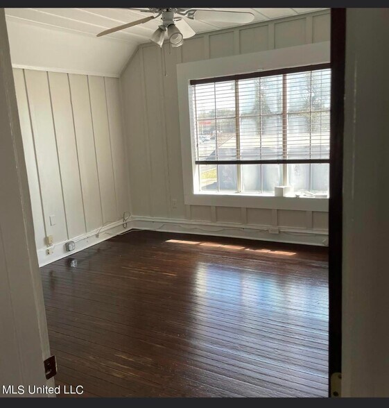More Photos Of 1117 Washington Ave, Ocean Springs Medical For Sale