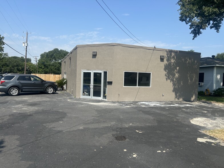 Primary Photo Of 928 Block St, Port Neches Office Residential For Sale