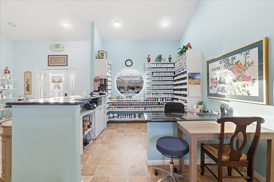 More Photos Of 198 W Marydale Ave, Soldotna Medical For Sale