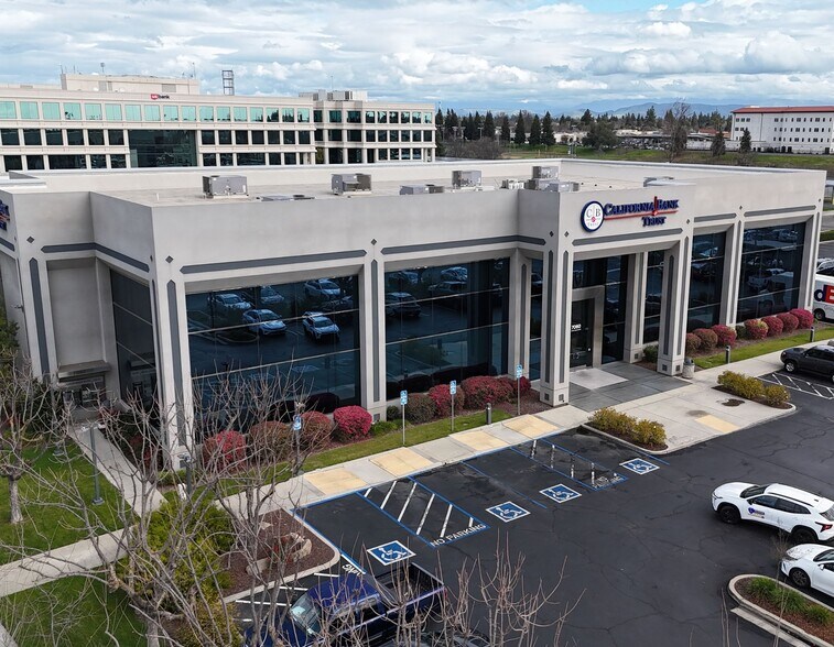 More Photos Of 7060 N Fresno St, Fresno Office For Lease