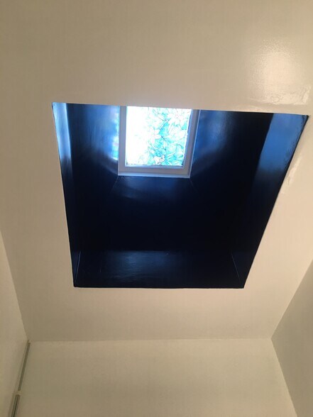 More Photos Of 541-549 Pine St, Burlington Storefront Retail Residential For Sale