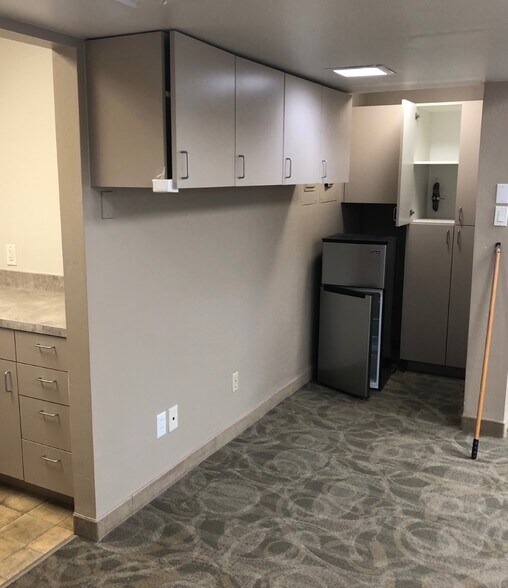 More Photos Of 2600 E Southern Ave, Tempe Medical For Lease