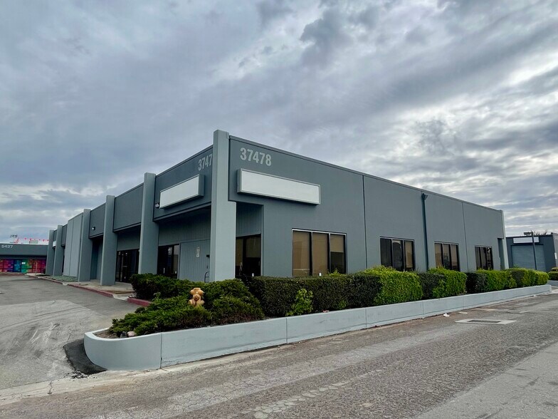 More Photos Of 5409 Central Ave, Newark Unknown For Lease