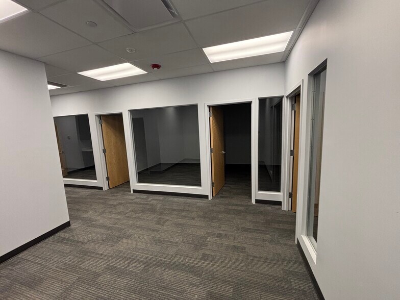 More Photos Of 1 E Main St, Bay Shore Apartments For Lease