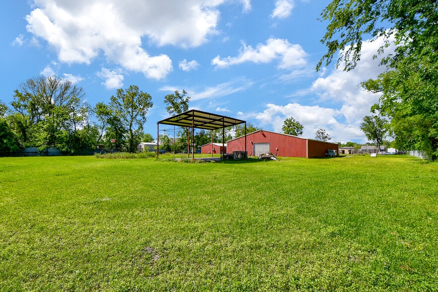 More Photos Of 2206 Hartwick Rd, Houston Contractor Storage Yard For Sale