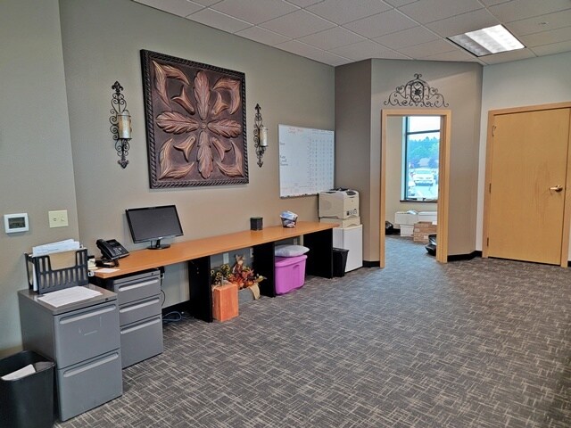 More Photos Of 1700 N Central Ave, Marshfield Office For Lease