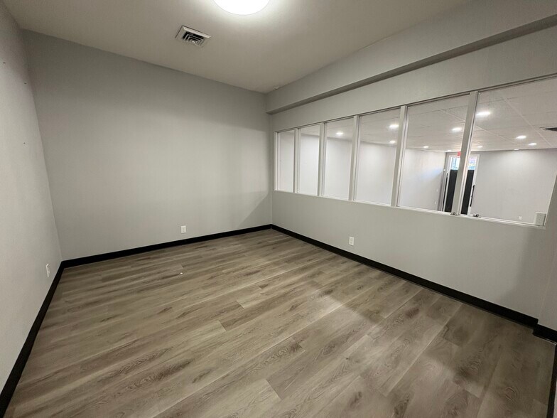 More Photos Of 6800 SW Beaverton Hillsdale Hwy, Portland Freestanding For Lease