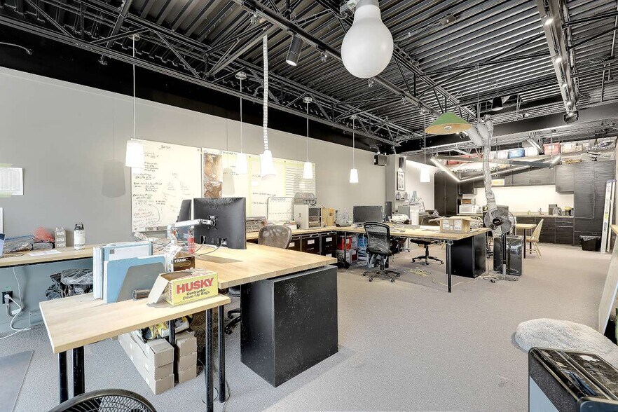 More Photos Of 11980 Hammersmith Way, Richmond Showroom For Sale