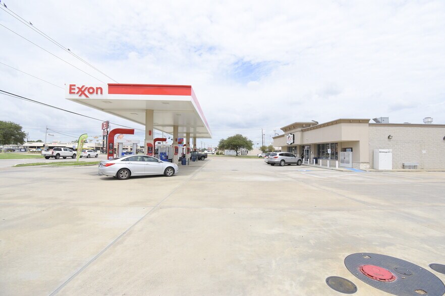 More Photos Of 1101-1139 S Broadway St, La Porte Unknown For Sale