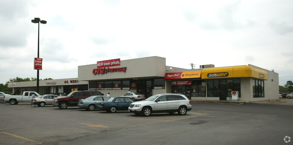 Primary Photo Of 660-734 W Brazos Ave, West Columbia Unknown For Lease