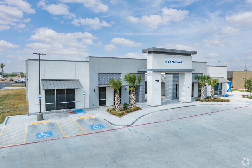 More Photos Of 1201 Expressway 83, McAllen Medical For Sale