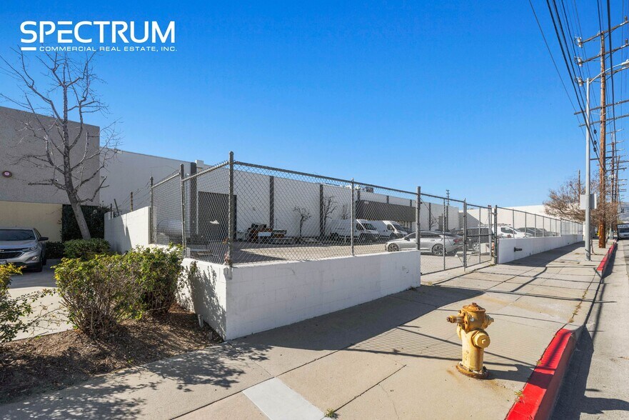 More Photos Of 9035 Canoga Ave, Canoga Park Manufacturing For Sale