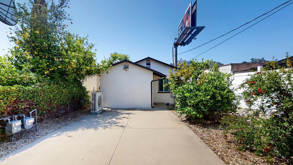 More Photos Of , Tujunga Office For Sale