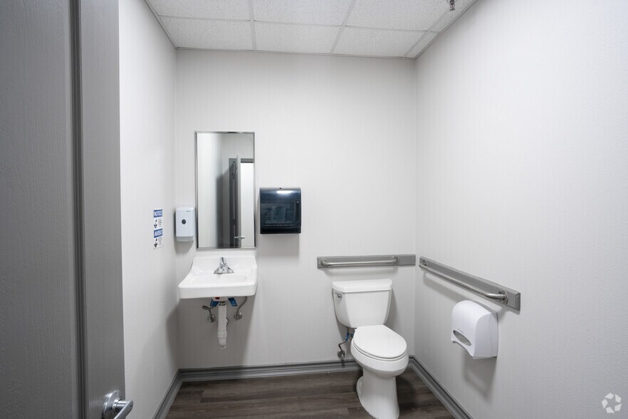 More Photos Of 4151 Jaime Zapata Memorial Hwy, Laredo Medical For Lease