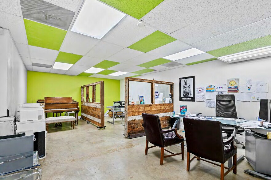 More Photos Of 1461 E Chevy Chase Dr, Glendale Office For Sale