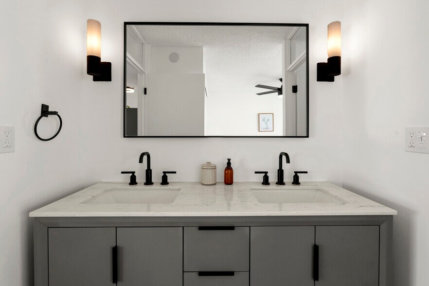 More Photos Of 4723-4727 W Beverly Blvd, Los Angeles Apartments For Sale