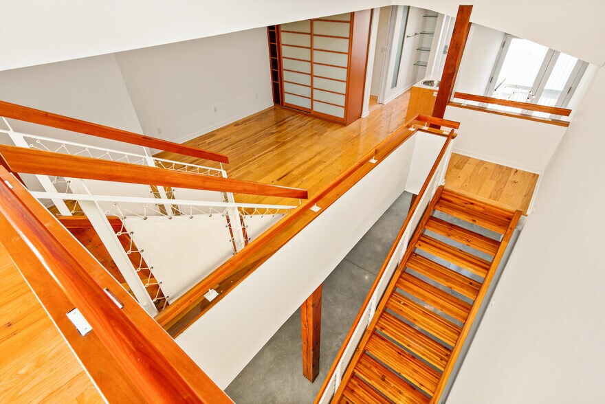 More Photos Of 615 Hampton Dr, Venice Apartments For Sale