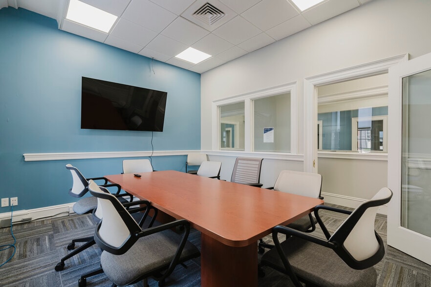 More Photos Of 32-40 Court St, Plymouth Office For Lease