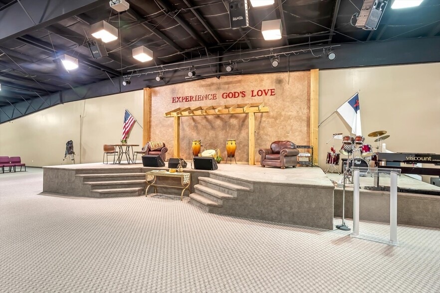 More Photos Of 140 North Point Prairie Rd, Wentzville Religious Facility For Sale