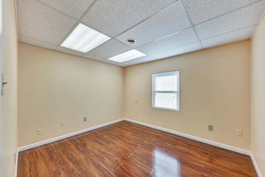 More Photos Of 329 Forest Grove Rd, Coraopolis Manufacturing For Lease