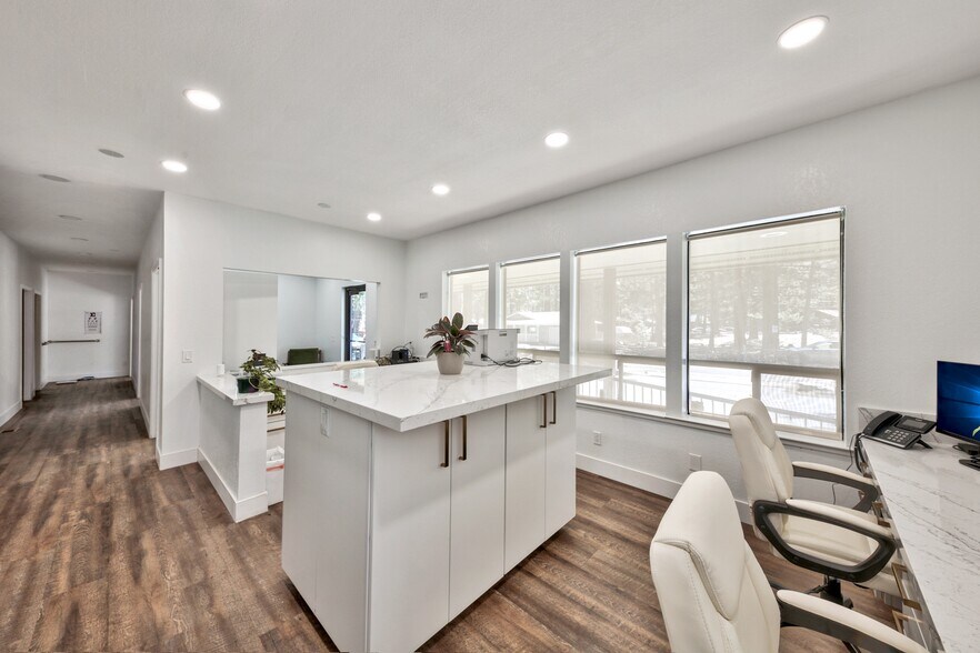 More Photos Of 2229 Barton Ave, South Lake Tahoe Medical For Sale