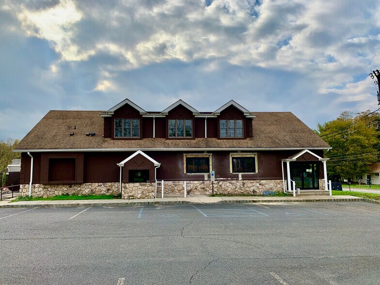 More Photos Of 47 Tennent Rd, Morganville Restaurant For Sale