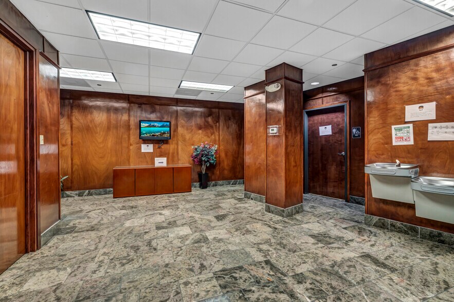 More Photos Of 205 E University Ave, Georgetown Office For Lease