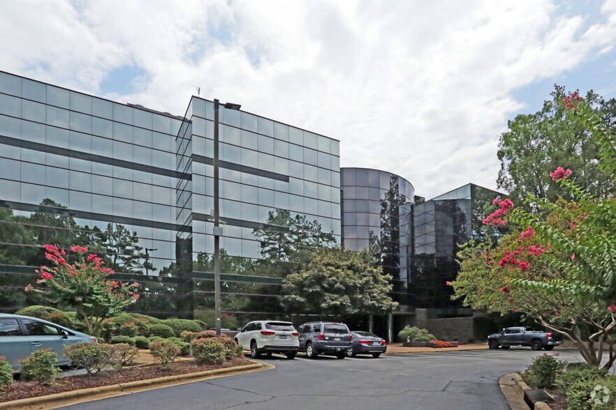 More Photos Of 2840 Plaza Pl, Raleigh Office For Lease