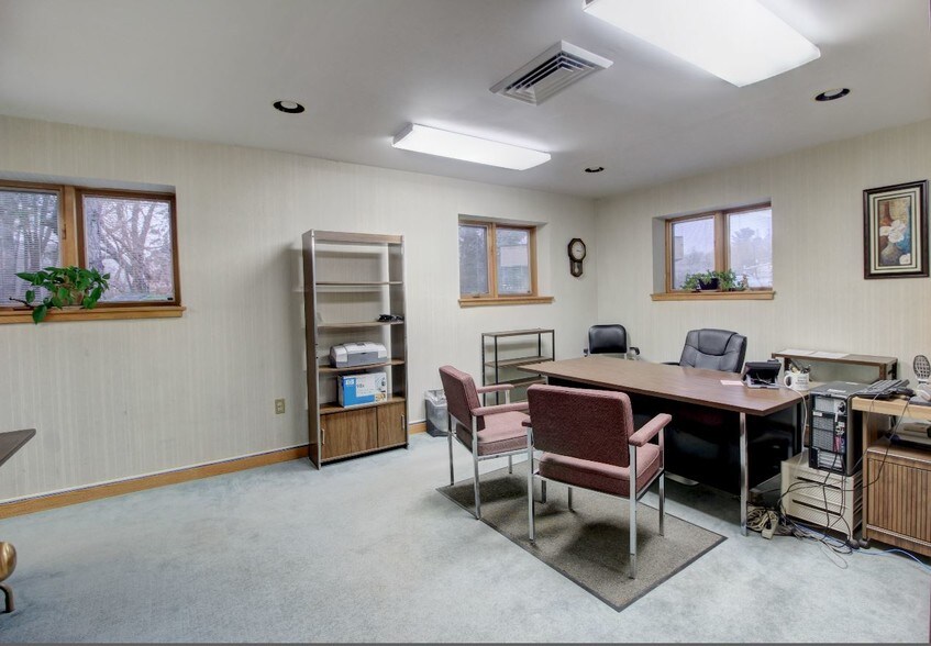 More Photos Of 33 Electric Ave, Fitchburg Medical For Lease