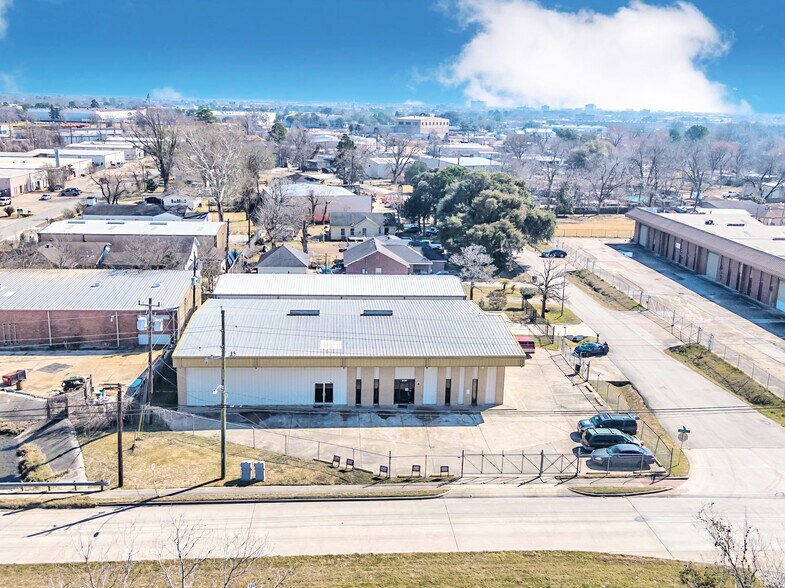 More Photos Of 6040 N Gessner Rd, Houston Light Distribution For Lease