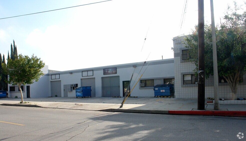More Photos Of 7800 Gloria Ave, Van Nuys Warehouse For Sale