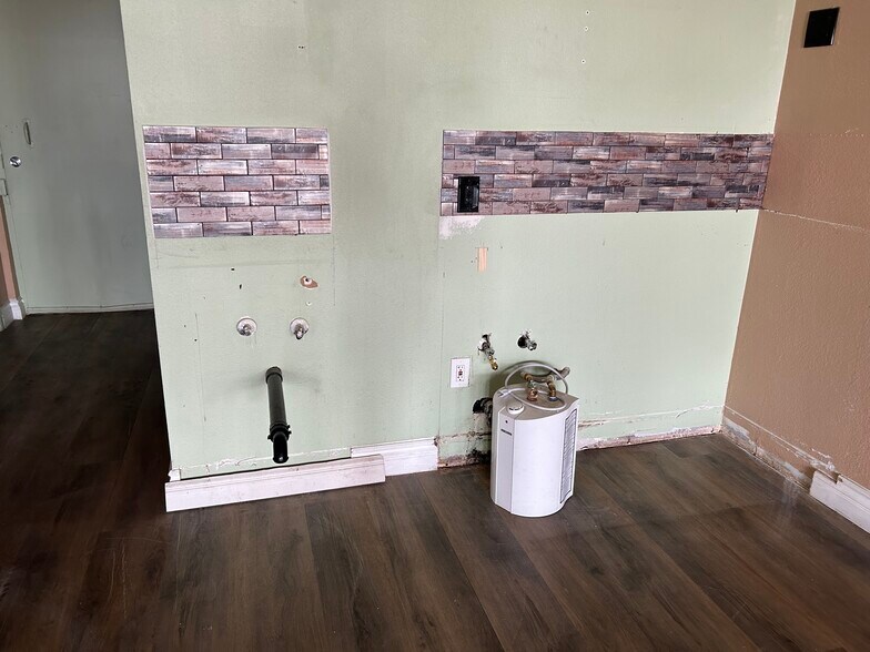 More Photos Of 900 S Valley View Blvd, Las Vegas Unknown For Lease