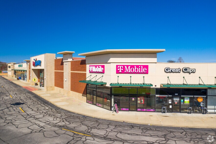 More Photos Of Frank Scott Pky & Hwy 15, Belleville Unknown For Lease