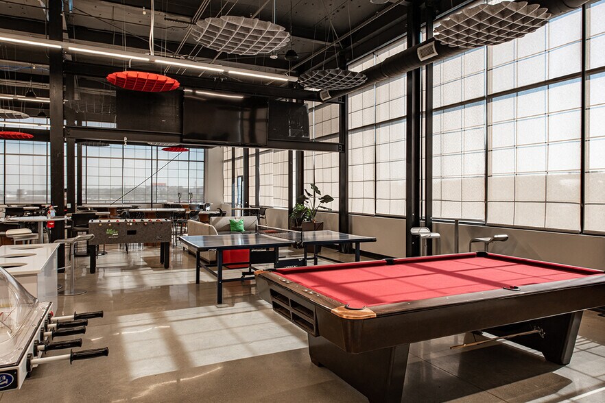 More Photos Of 525-705 3rd St, Beloit Office For Lease