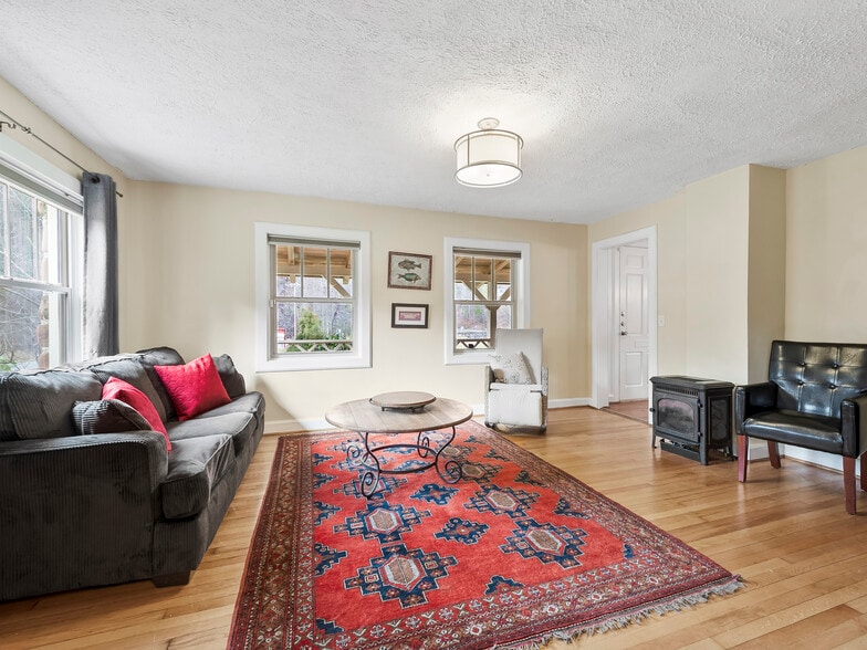 More Photos Of 58 Gunter Town Rd., Marshall Self Storage For Sale