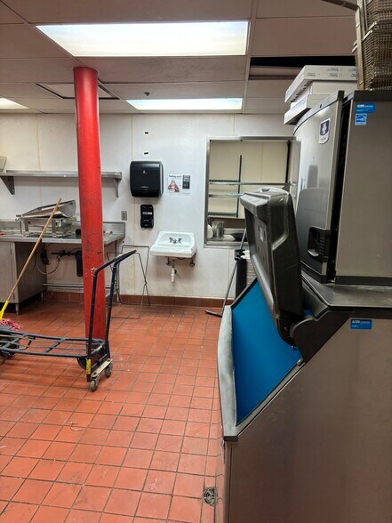 More Photos Of 310 Court Ave, Des Moines Restaurant For Sale