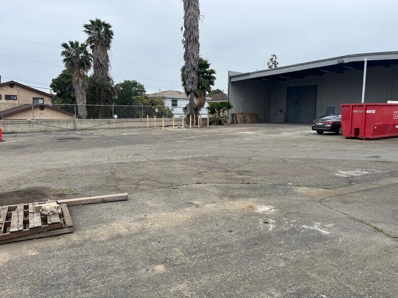 More Photos Of 440 E Walnut Ave, Fullerton Warehouse For Lease
