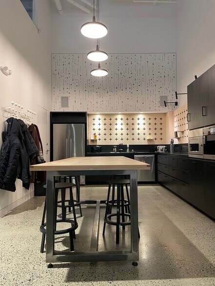 More Photos Of 939 Hastings St E, Vancouver Flex For Sale