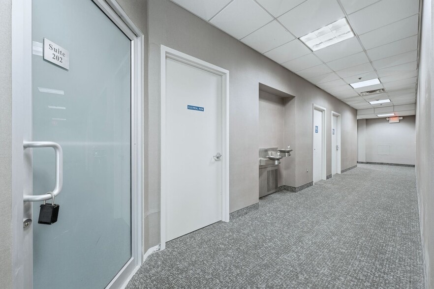 More Photos Of 2071 Lemoine Ave, Fort Lee Office For Lease