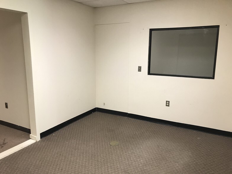 More Photos Of 850 13th Ave, Bethlehem Warehouse For Lease