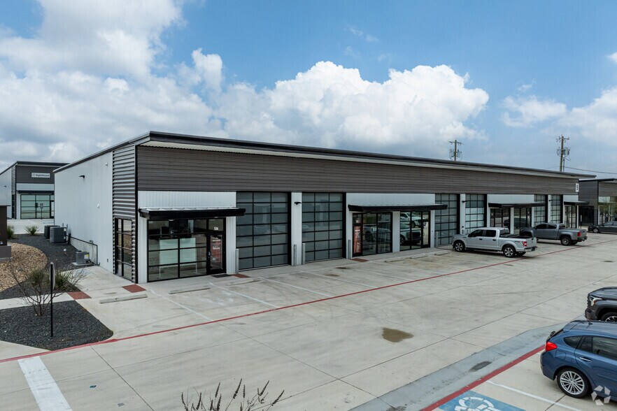 Primary Photo Of 19832 Panther Dr, Pflugerville Showroom For Lease