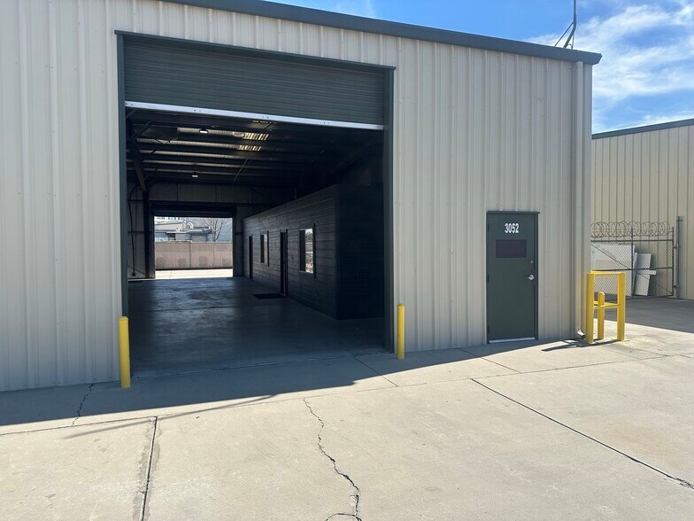 More Photos Of 3050-3052 Commerce Way, Turlock Service For Lease