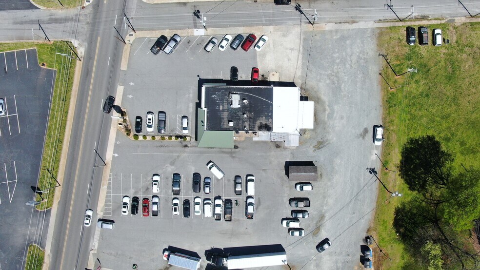More Photos Of 1101 S Main St, Lexington Restaurant For Sale