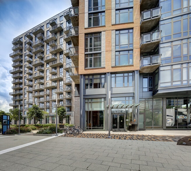 More Photos Of 1008 N Glebe Rd, Arlington Apartments For Lease